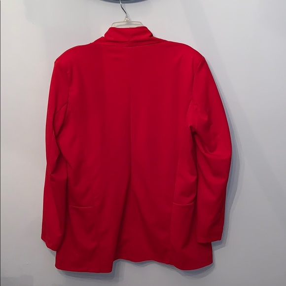 Red suit - Picture 5 of 5